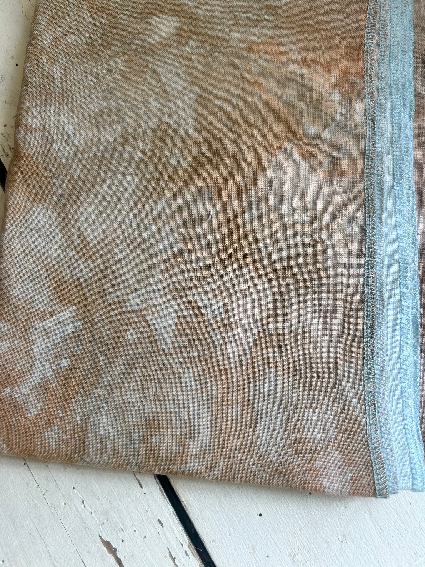 Grace Notes Fabrics 36ct Chameleon