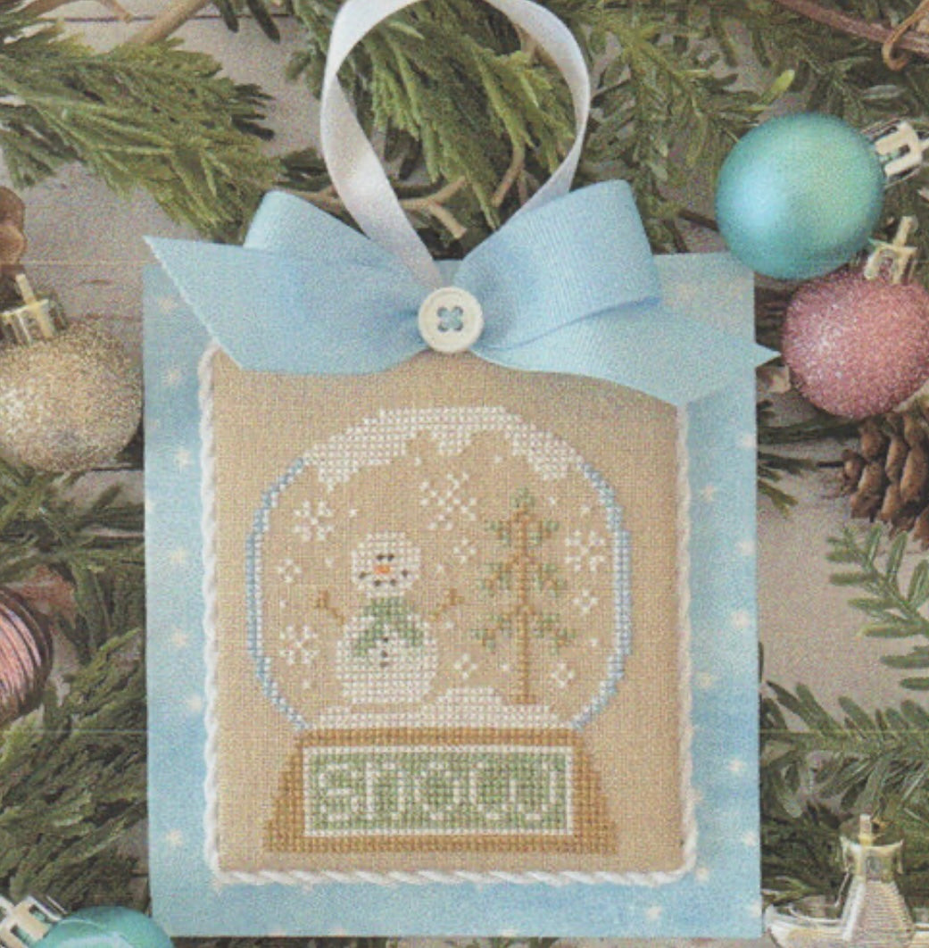 Country Cottage Needleworks Snow Globe (Pastel Collection)