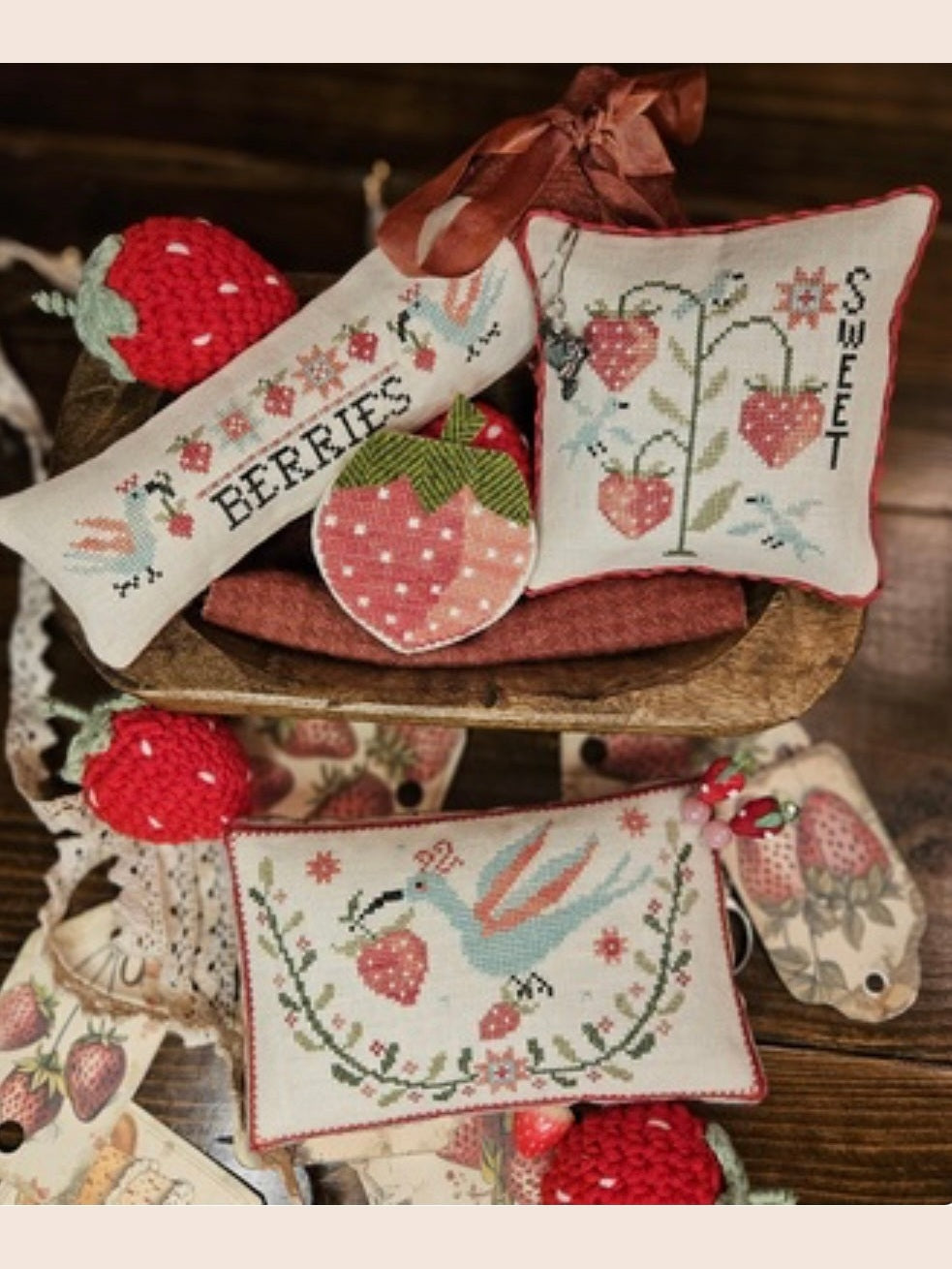 Quaint Rose Needlearts - Strawberry Thieves Pinkeeps