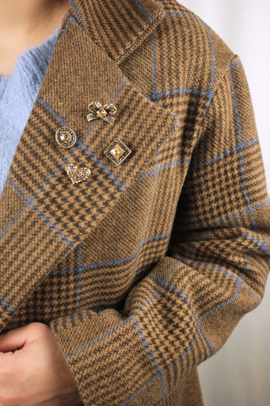 Country Cottage Needleworks Christmas Deer (Pastel Collection)